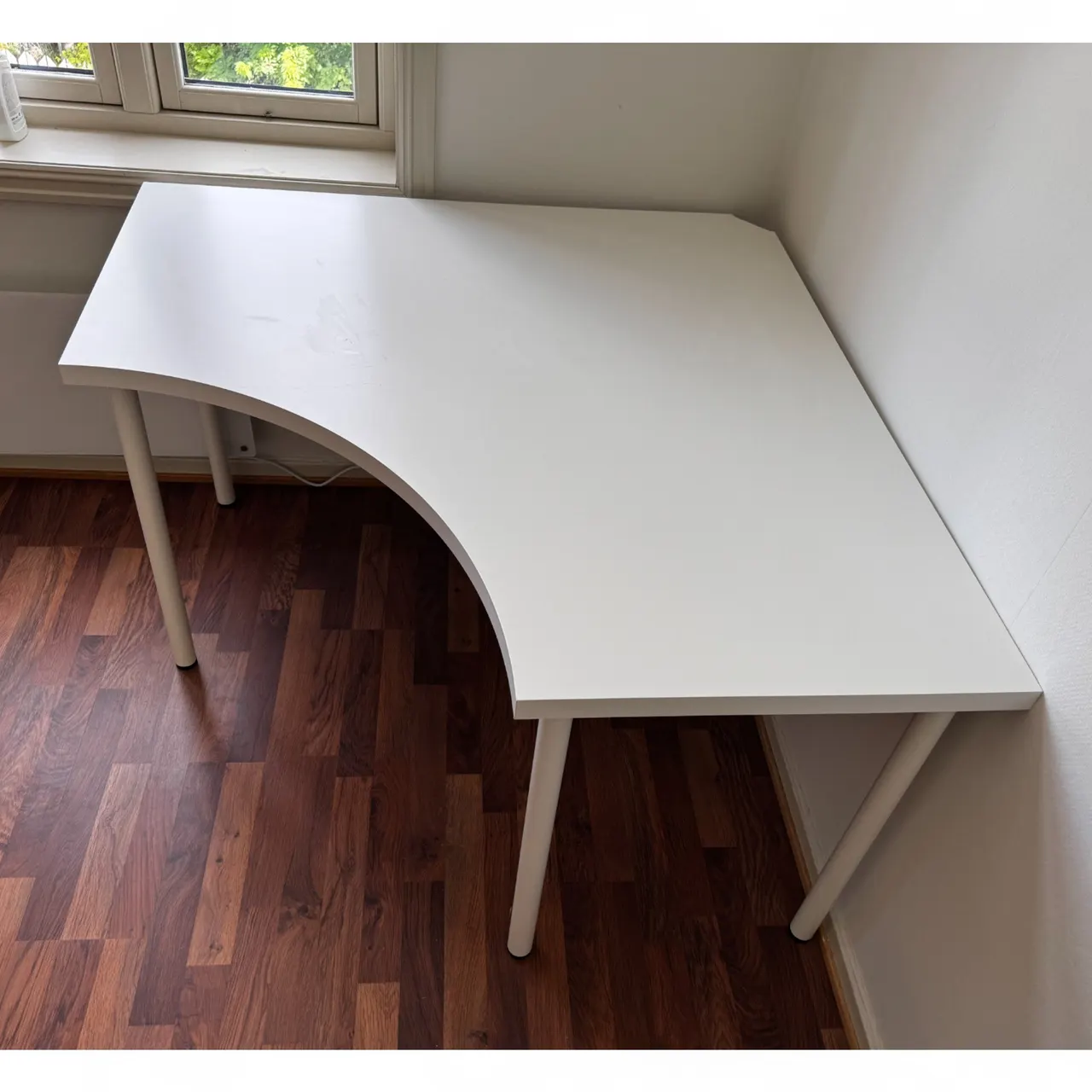 Linnmon Hjørneskrivebord