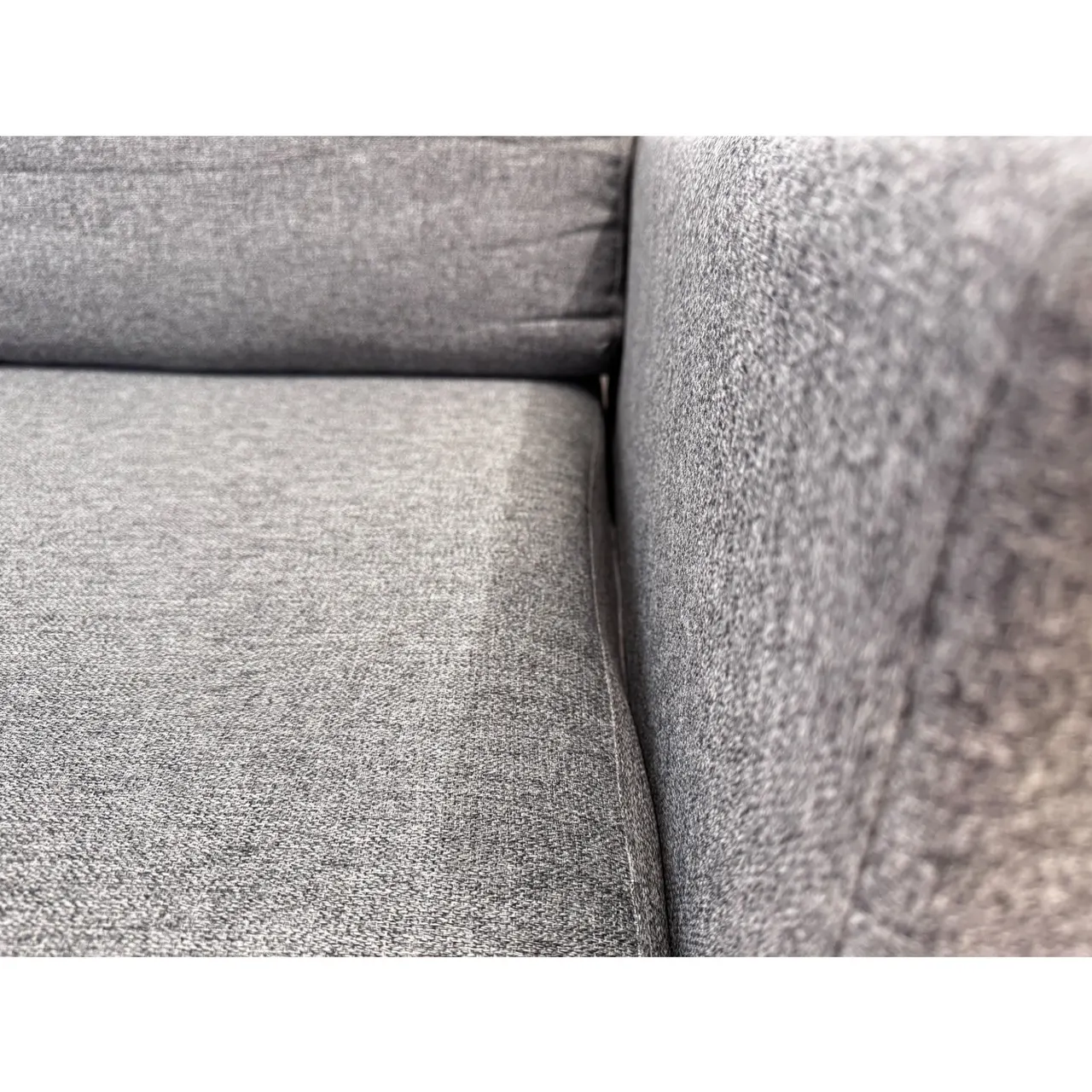 Nyrenset sovesofa med flyttbar sjeselong fra Gjenbruksgiganten