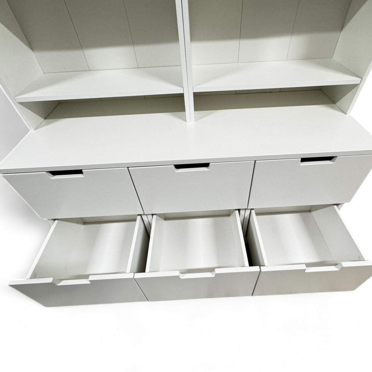 Bokhyller med Softclose Skuffer fra IKEA